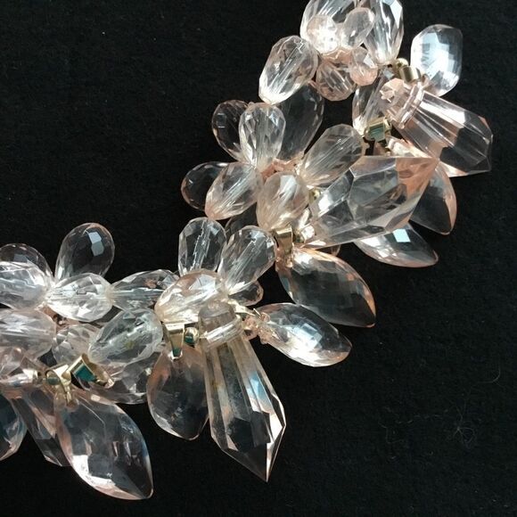 Flower cluster acrylic pink necklace with extender. J0019 - Picture 8 of 8